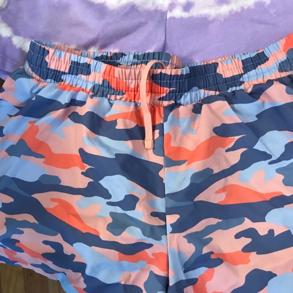 Girls Gap and Old Navy shorts. Size 10-12 - Picture 3 of 3
